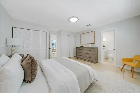 640 S Mashta Drive Key Biscayne FL 33149