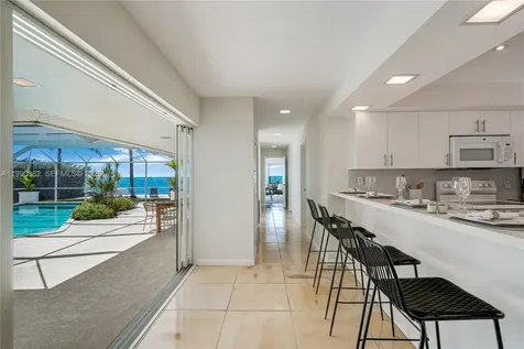 640 S Mashta Drive Key Biscayne FL 33149