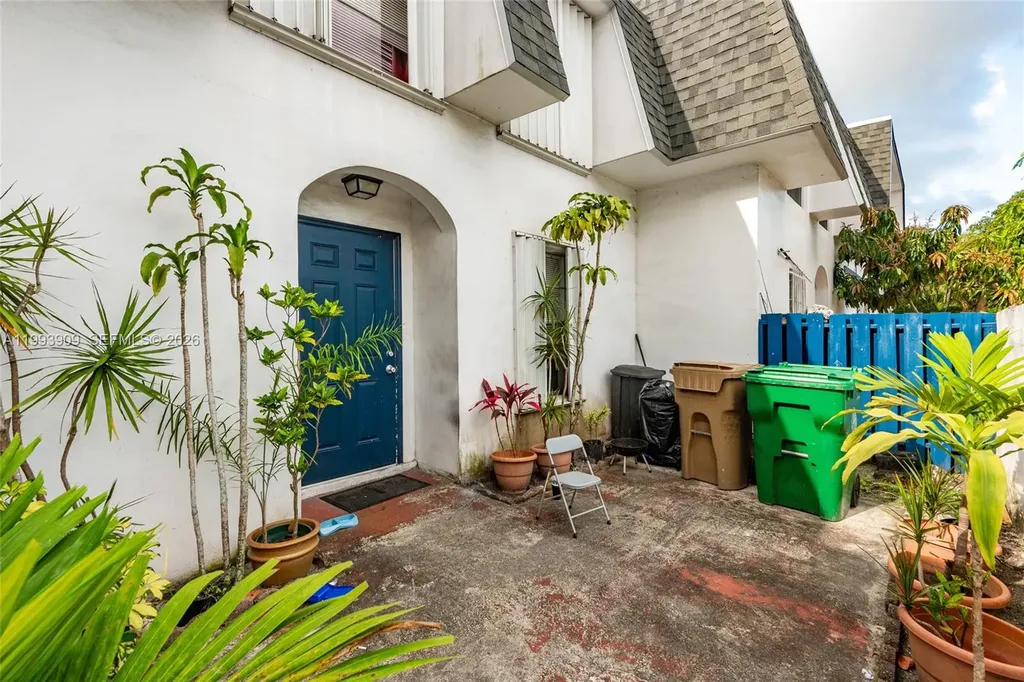 6768 SW 39th Court Davie FL 33314