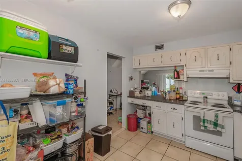 6768 SW 39th Court Davie FL 33314