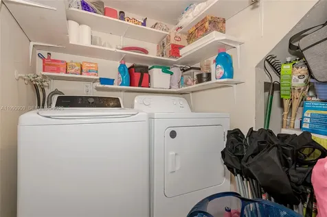 6768 SW 39th Court Davie FL 33314