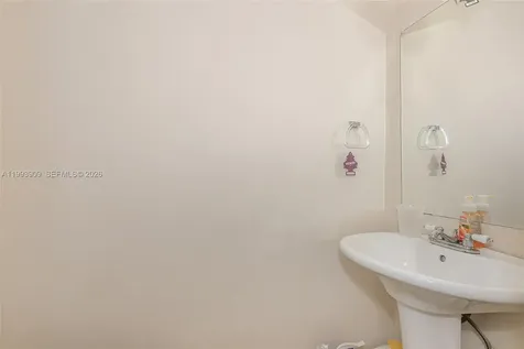 6768 SW 39th Court Davie FL 33314