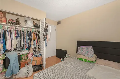 6768 SW 39th Court Davie FL 33314