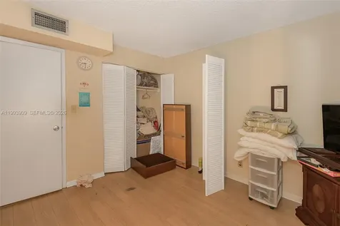 6768 SW 39th Court Davie FL 33314