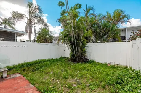 6768 SW 39th Court Davie FL 33314