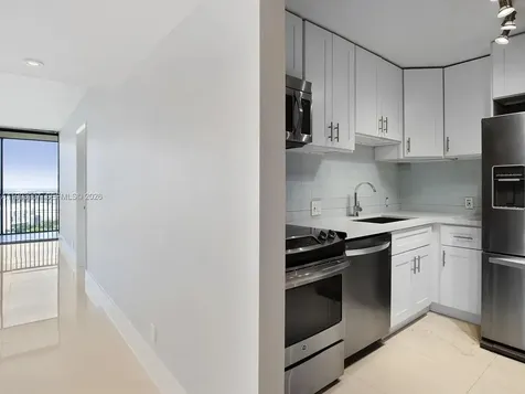 20301 W Country Club Drive Aventura FL 33180