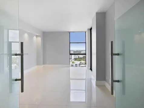 20301 W Country Club Drive Aventura FL 33180