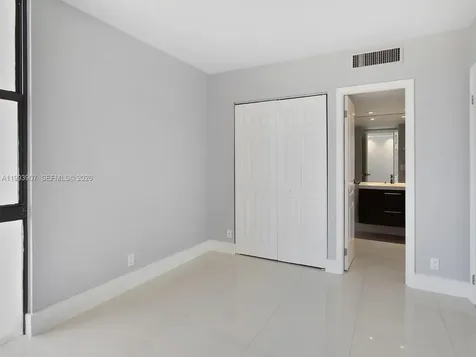 20301 W Country Club Drive Aventura FL 33180