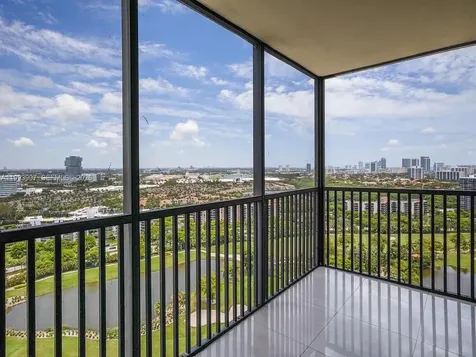 20301 W Country Club Drive Aventura FL 33180