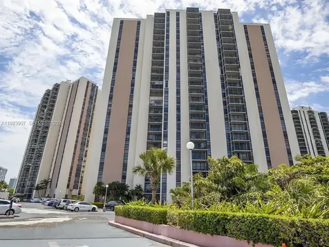 20301 W Country Club Drive Aventura FL 33180