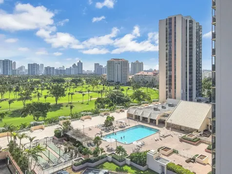 20301 W Country Club Drive Aventura FL 33180
