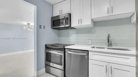 20301 W Country Club Drive Aventura FL 33180