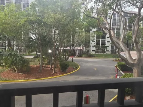 17021 N Bay Road Sunny Isles Beach FL 33160