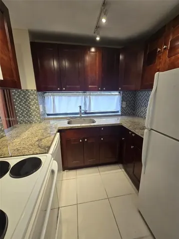 17021 N Bay Road Sunny Isles Beach FL 33160