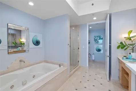 100 S Pointe Drive Miami Beach FL 33139