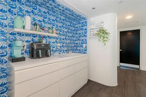 1100 West Avenue Miami Beach FL 33139