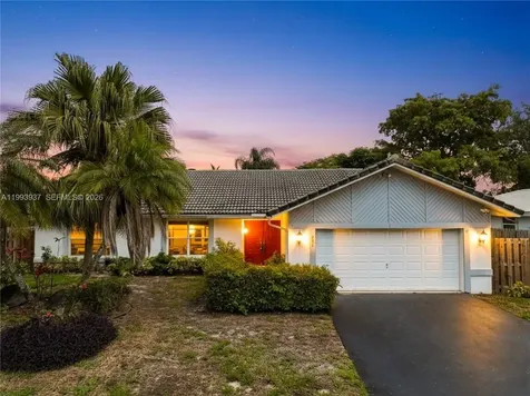 251 NW 92nd Avenue Coral Springs FL 33071