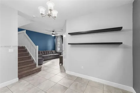 4813 NW 48th Terrace Tamarac FL 33319
