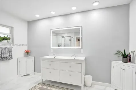 4836 NW 94th Avenue Sunrise FL 33351
