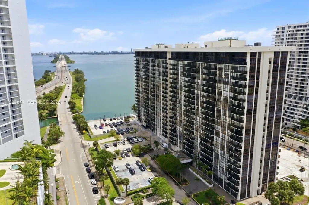600 NE 36th Street Miami FL 33137