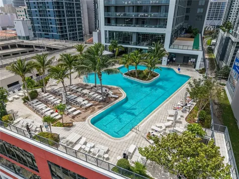 159 NE 6th Street Miami FL 33132