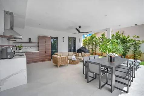 46 NE 162nd Street Miami FL 33162