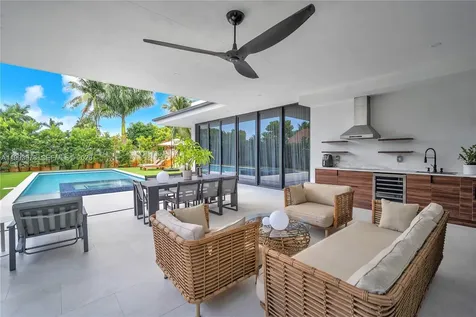 46 NE 162nd Street Miami FL 33162