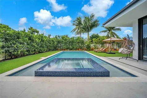 46 NE 162nd Street Miami FL 33162