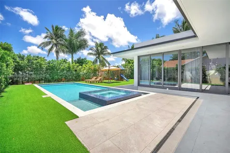 46 NE 162nd Street Miami FL 33162