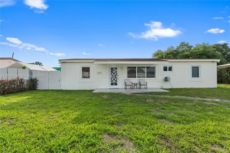 16110 NW 28th Place Miami Gardens FL 33054