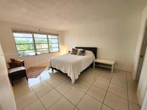 851 NE 14th Avenue Hallandale Beach FL 33009