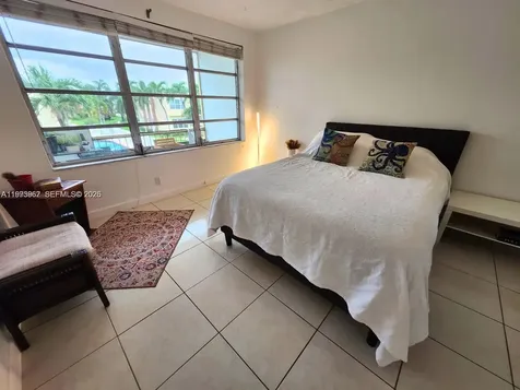 851 NE 14th Avenue Hallandale Beach FL 33009