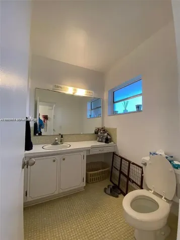 851 NE 14th Avenue Hallandale Beach FL 33009