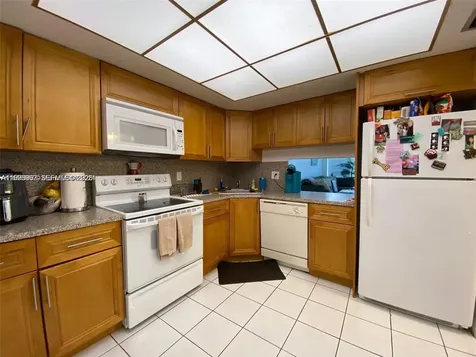 851 NE 14th Avenue Hallandale Beach FL 33009