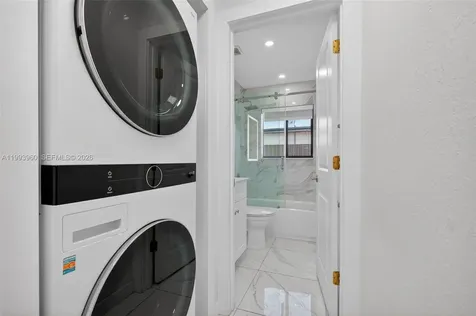 2492 SW 44th Street Miami FL 33142