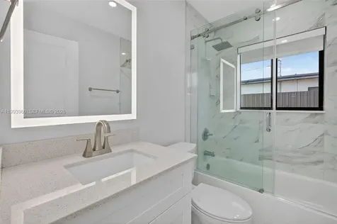 2492 SW 44th Street Miami FL 33142