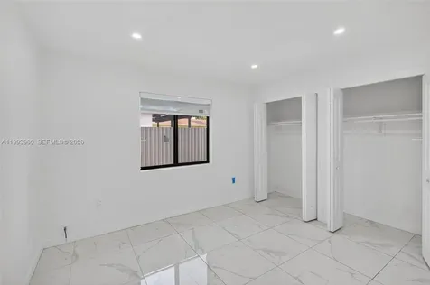 2492 SW 44th Street Miami FL 33142