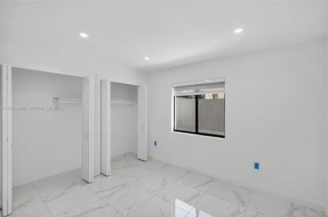 2492 SW 44th Street Miami FL 33142