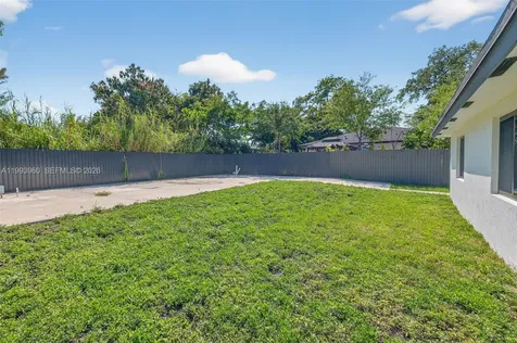 2492 SW 44th Street Miami FL 33142