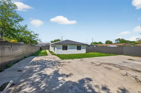 2492 SW 44th Street Miami FL 33142