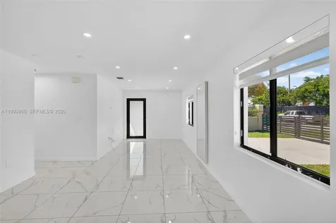2492 SW 44th Street Miami FL 33142