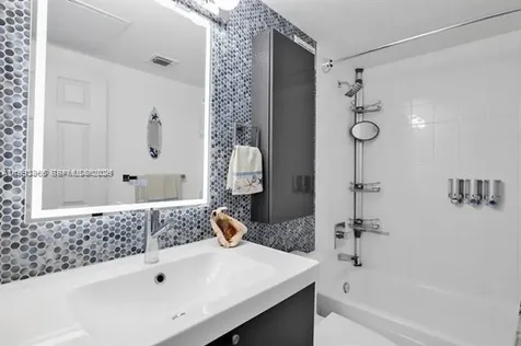 2501 S Ocean Drive Hollywood FL 33019
