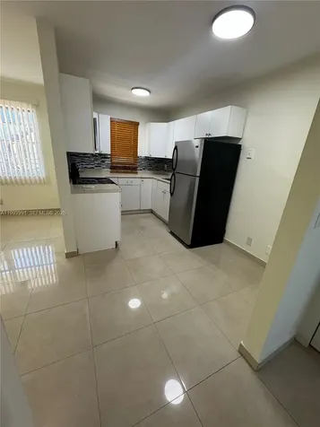 30 SE 4th Avenue Hallandale Beach FL 33009
