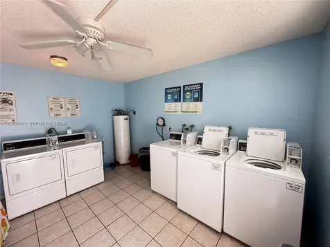 30 SE 4th Avenue Hallandale Beach FL 33009