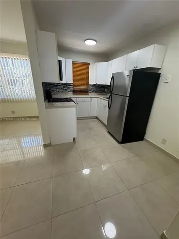 30 SE 4th Avenue Hallandale Beach FL 33009