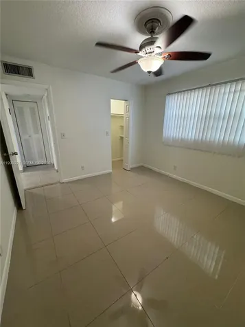 30 SE 4th Avenue Hallandale Beach FL 33009