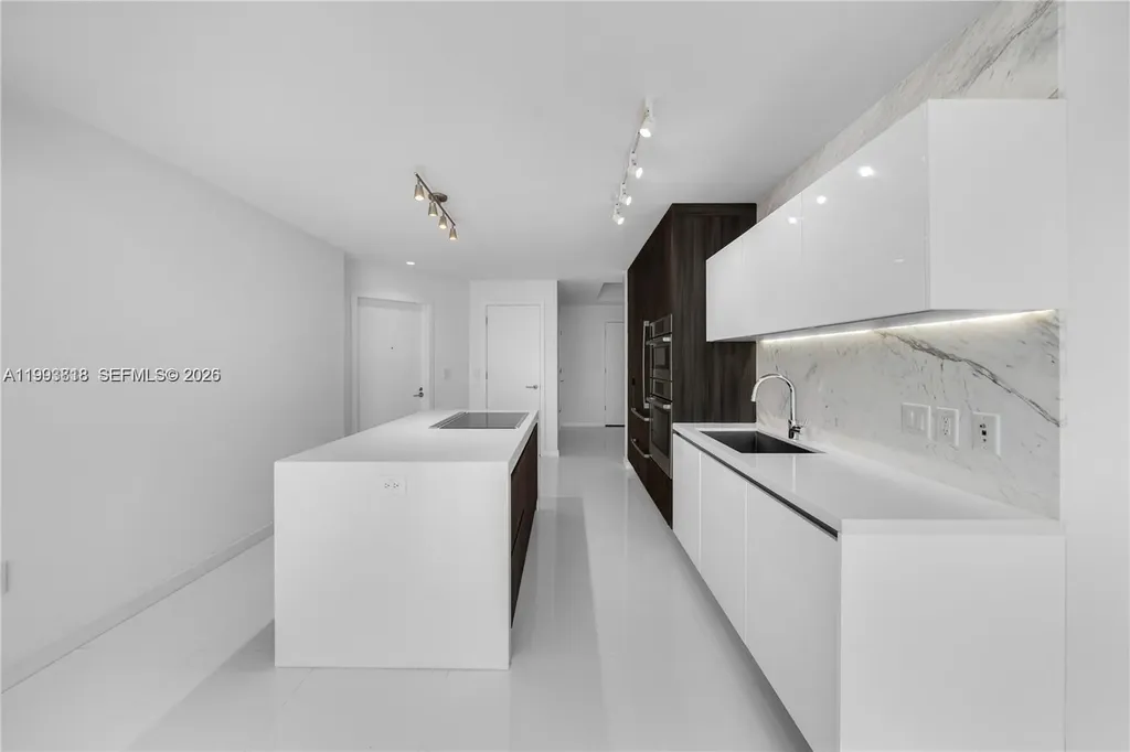 851 NE 1st Avenue Miami FL 33132