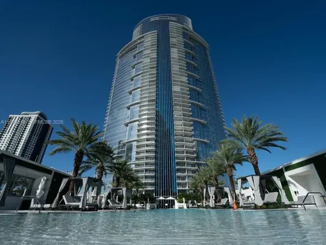 851 NE 1st Avenue Miami FL 33132
