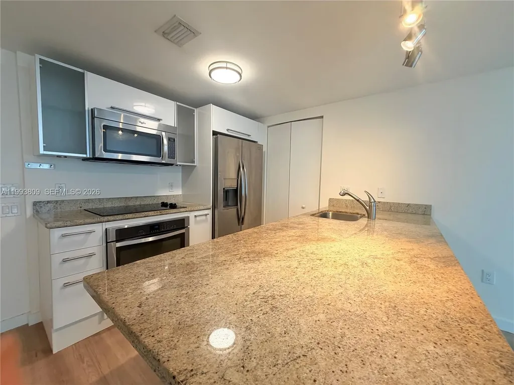 185 SW 7 Street Miami FL 33130