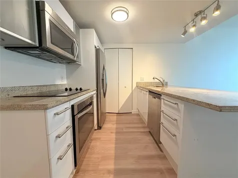 185 SW 7 Street Miami FL 33130